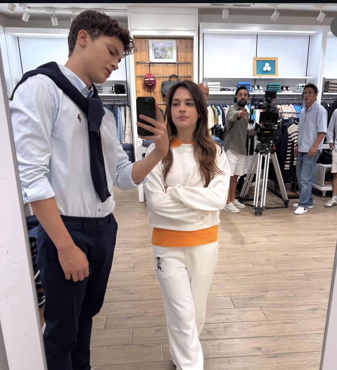 dera728's tweet photo. Arley fandomunun büyümemesinin en büyük sebeplerinden biri kesinlikle Çağan’ın tavırları. Aynı anda iki farklı shipi birden yürütmeye çalışıyor: Arley ve Arden. Allah aşkına, Ceren senin partnerin ya, bu kadar ship ne alaka? Helin sadece Ata'nın partneri

#arley #daha17ㅤ #teoden https://t.co/R0W2QNHzd6
