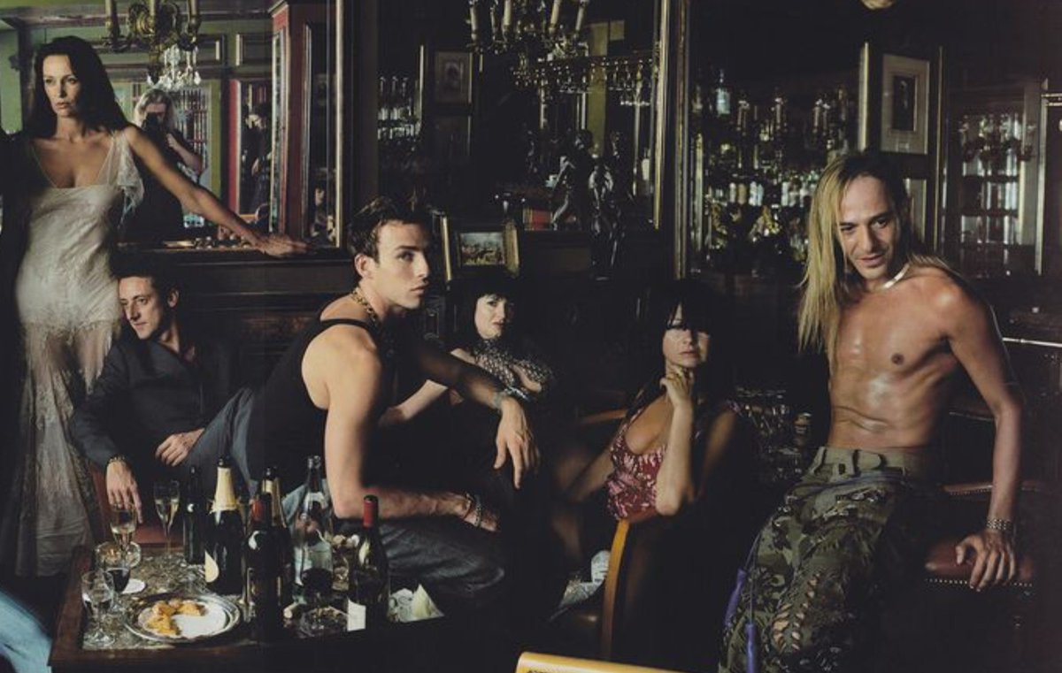 LaModeUnknown's tweet photo. Well, since The Met ROBBED US of ✨️John Galliano✨️ exhibition next year, I'm gonna make my own TRIBUTE to this genius yet controversial persona — a VERY LONG thread.🪡🧵

PS: dive into his eponymous brand, appointments at Dior, Givenchy and Maison Margiela https://t.co/LKwwdAsDO5