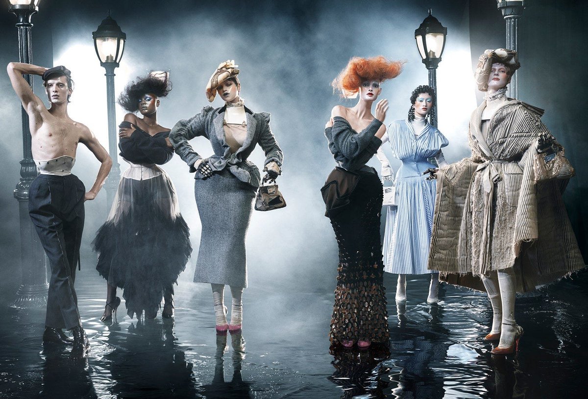 LaModeUnknown's tweet photo. Well, since The Met ROBBED US of ✨️John Galliano✨️ exhibition next year, I'm gonna make my own TRIBUTE to this genius yet controversial persona — a VERY LONG thread.🪡🧵

PS: dive into his eponymous brand, appointments at Dior, Givenchy and Maison Margiela https://t.co/LKwwdAsDO5