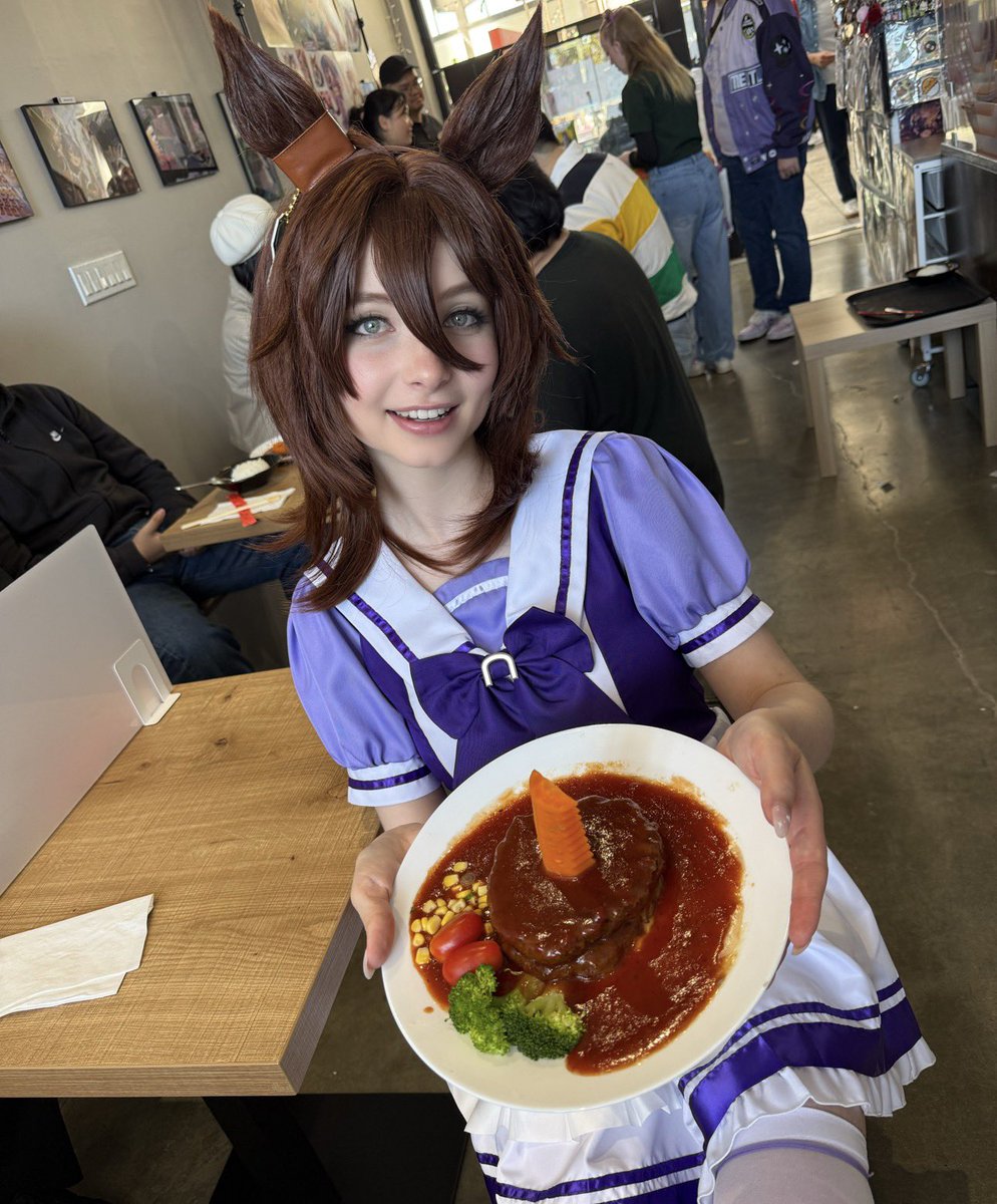 AggyTachyon's tweet photo. Some Parfait or Carrot Hamburg Steak my Guinea pigs! https://t.co/Q5IdYNC4pd