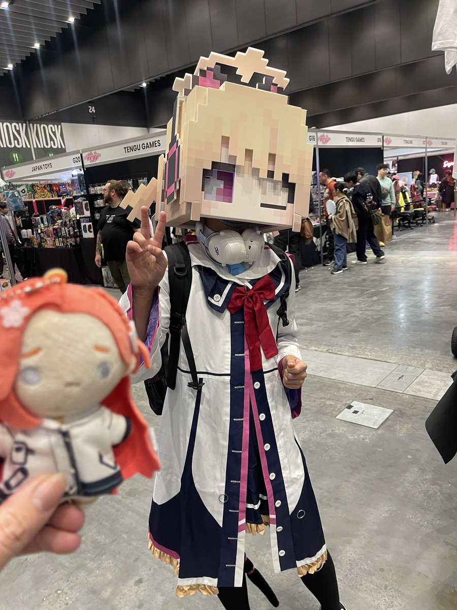 kosetsu905's tweet photo. #Animaga Day 2 モモイさん、ナギサさん、セイアさんのコスプレを見ました。 ベレスとエーデルガルトのぬいぐるみも見ました。 岡咲美保さんにも会えて、「ジャックジャンヌの茜あおが好きです」と伝えたら、「あおちゃんのこと、海外の方から言われたの初めてです！」と言ってくださいました！ https://t.co/3RCPcQPAbK