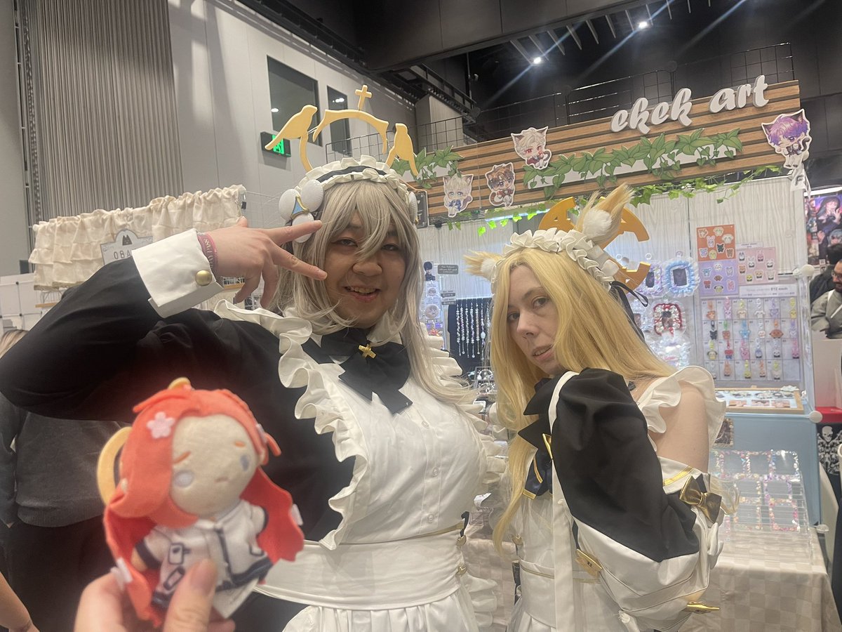 kosetsu905's tweet photo. #Animaga Day 2 モモイさん、ナギサさん、セイアさんのコスプレを見ました。 ベレスとエーデルガルトのぬいぐるみも見ました。 岡咲美保さんにも会えて、「ジャックジャンヌの茜あおが好きです」と伝えたら、「あおちゃんのこと、海外の方から言われたの初めてです！」と言ってくださいました！ https://t.co/3RCPcQPAbK