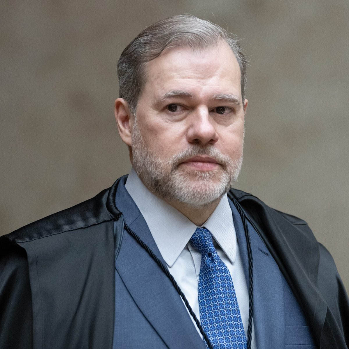 sboficial's tweet photo. Renan Santos tem campanha SUSPENSA pelo Ministro Dias Toffoli.

O candidato à Presidência da República não poderá mais exibir sua propaganda eleitoral e está proibido de participar de debates em rádio, televisão, podcasts e outros meios de comunicação. https://t.co/jVYhMbhUyI