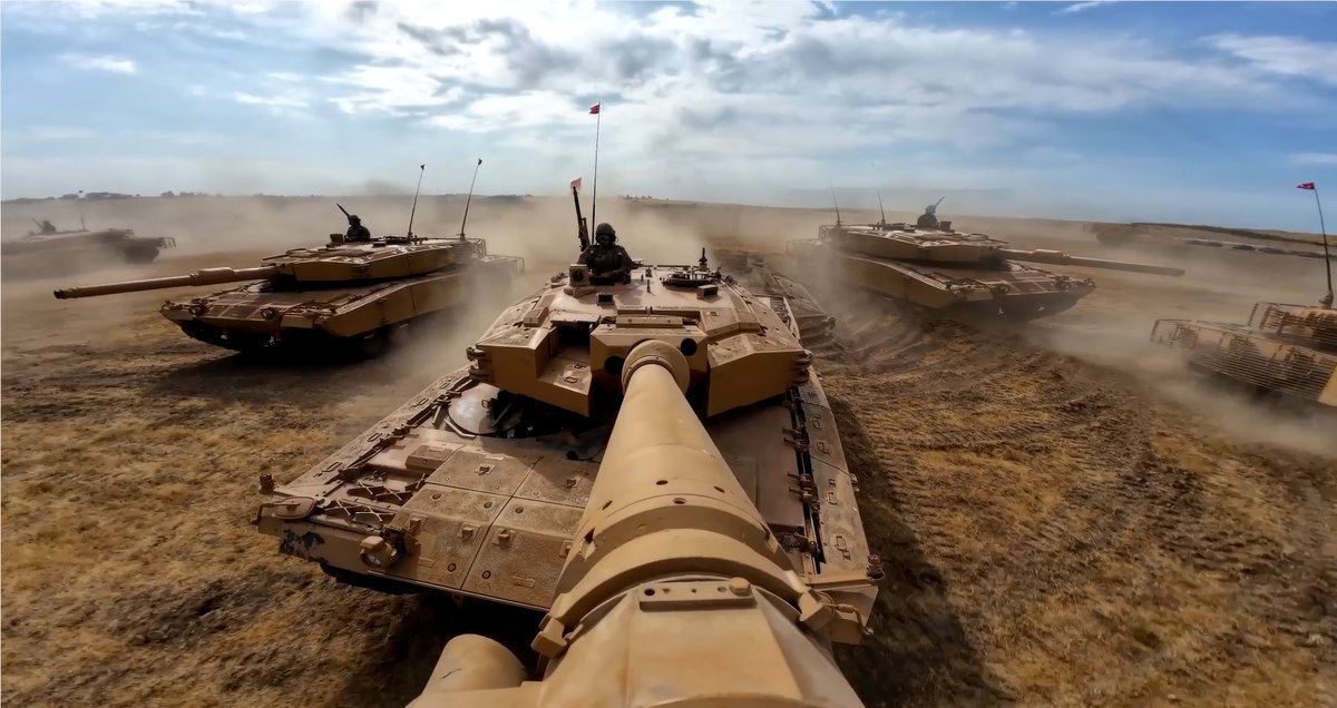 mavisavunma's tweet photo. Modernize Edilen Leopard 2A4 T1 tankları, Türk Silahlı Kuvvetleri tanıtım klibinde gösterildi.

Videoda aynı anda 40'a yakın T1 modernizasyonu geçiren Leopard 2A4 görülmekte. 

İşte görseller [8K]: https://t.co/Pykp6tm0Gs