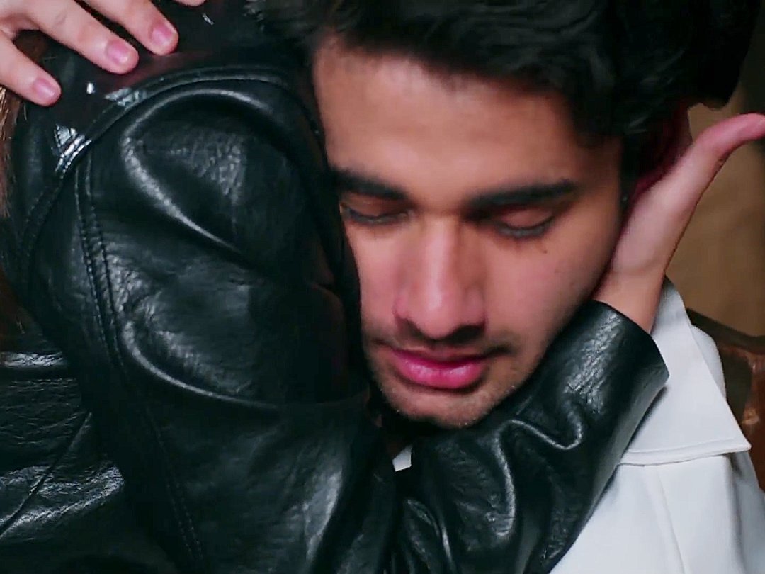 niranpeteblis's tweet photo. best and my favourite hugs after leap

#rimjhim https://t.co/0RXbTe0l30