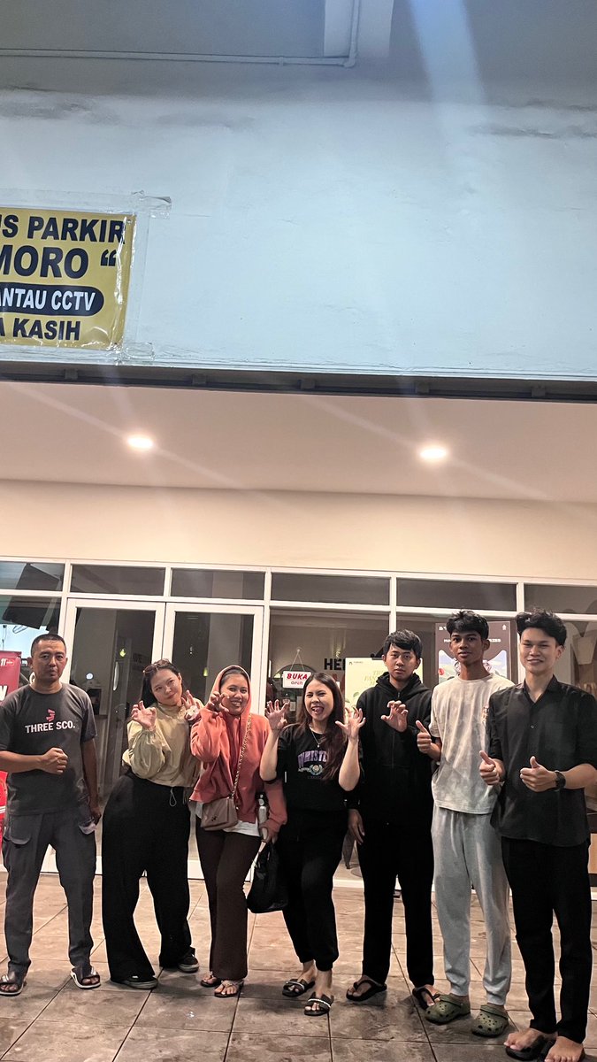 Fllleuuur's tweet photo. gamau resign jujur tapi ada progres yg harus di capai.. https://t.co/8hm5VIMMIp