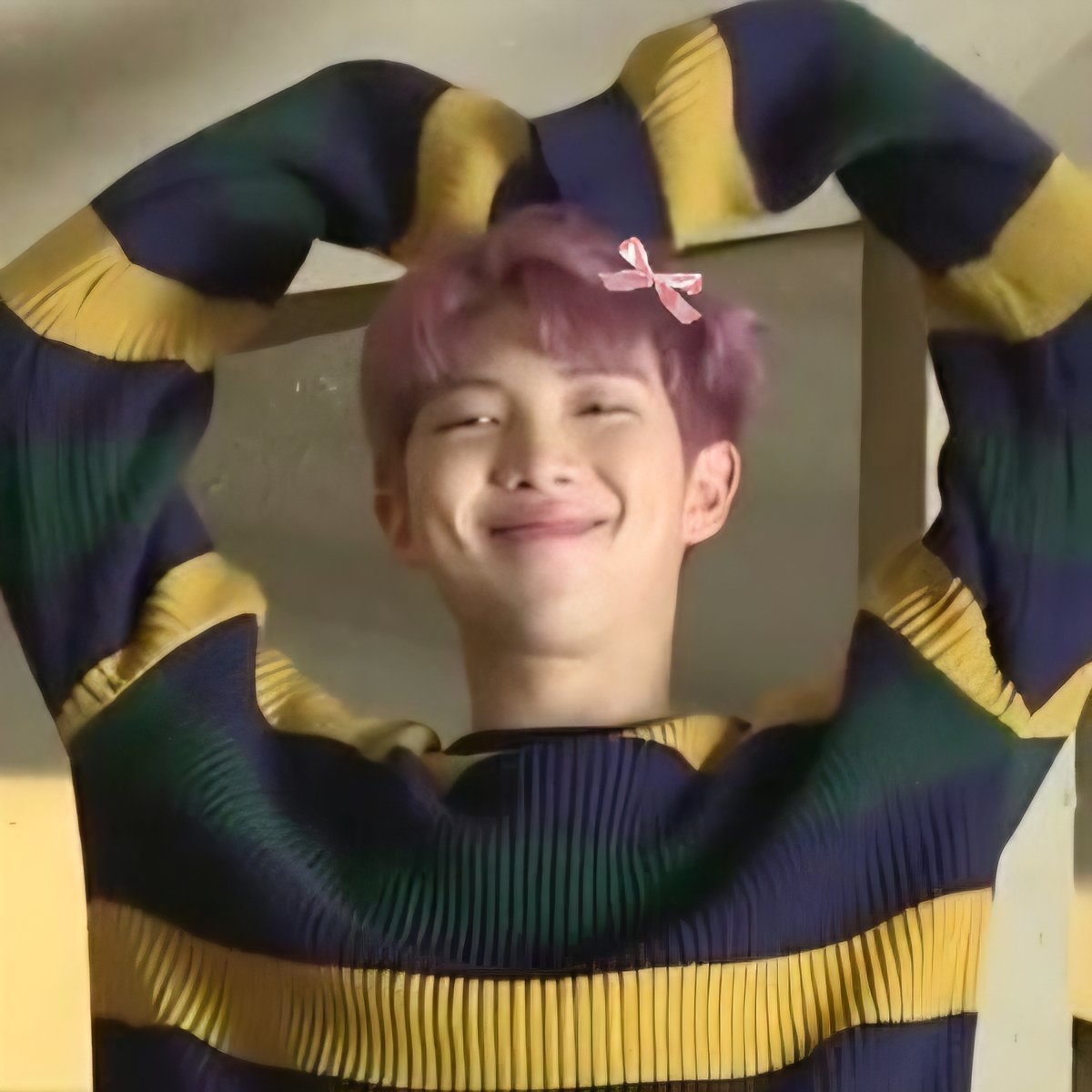 jooniebow's tweet photo. @yoonf_t @jungkookbow @seokjinniebow @jiminbows @hobibows @tetebows awww thank you love <33 https://t.co/4aifbR2D10