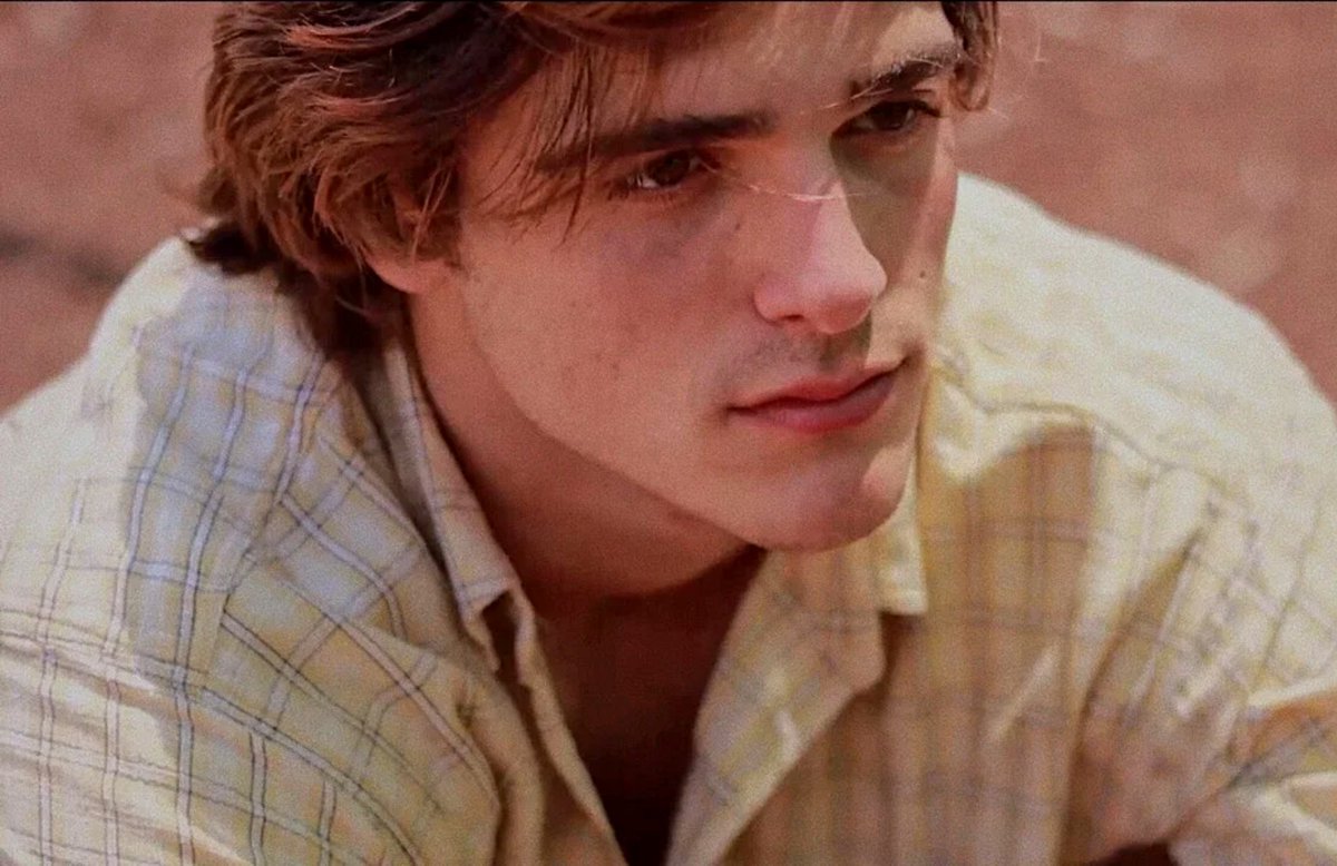 JacobElordiTV's tweet photo. Jacob Elordi wrote &amp; directed the 2016 drama short film "Max &amp; Iosefa" alongside Liam Riordan. The film follows a few days in the lives of 2 homeless teenagers, Max and Iosefa. Max (#JacobElordi) is a runaway from a wealthy background. Iosefa is an experienced seasoned street kid https://t.co/GhyZqTvQwe