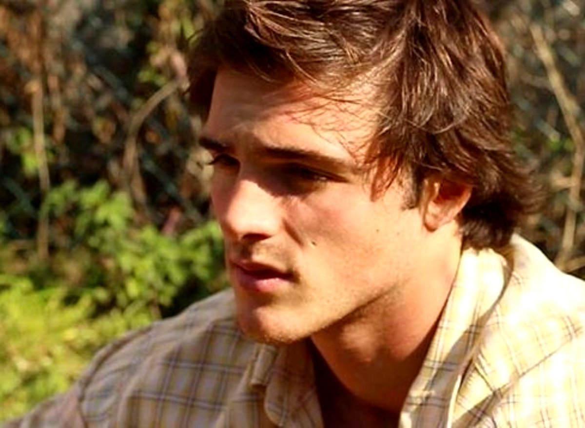 JacobElordiTV's tweet photo. Jacob Elordi wrote &amp; directed the 2016 drama short film "Max &amp; Iosefa" alongside Liam Riordan. The film follows a few days in the lives of 2 homeless teenagers, Max and Iosefa. Max (#JacobElordi) is a runaway from a wealthy background. Iosefa is an experienced seasoned street kid https://t.co/GhyZqTvQwe