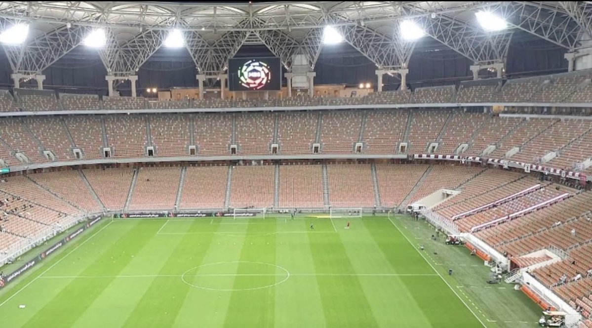 BrunoUK07's tweet photo. @IttiMania وانا قررت اجلس ف بيتي واتابع حياتي الطبيعيه بعيد عن الكوره https://t.co/aGKhc42s6G