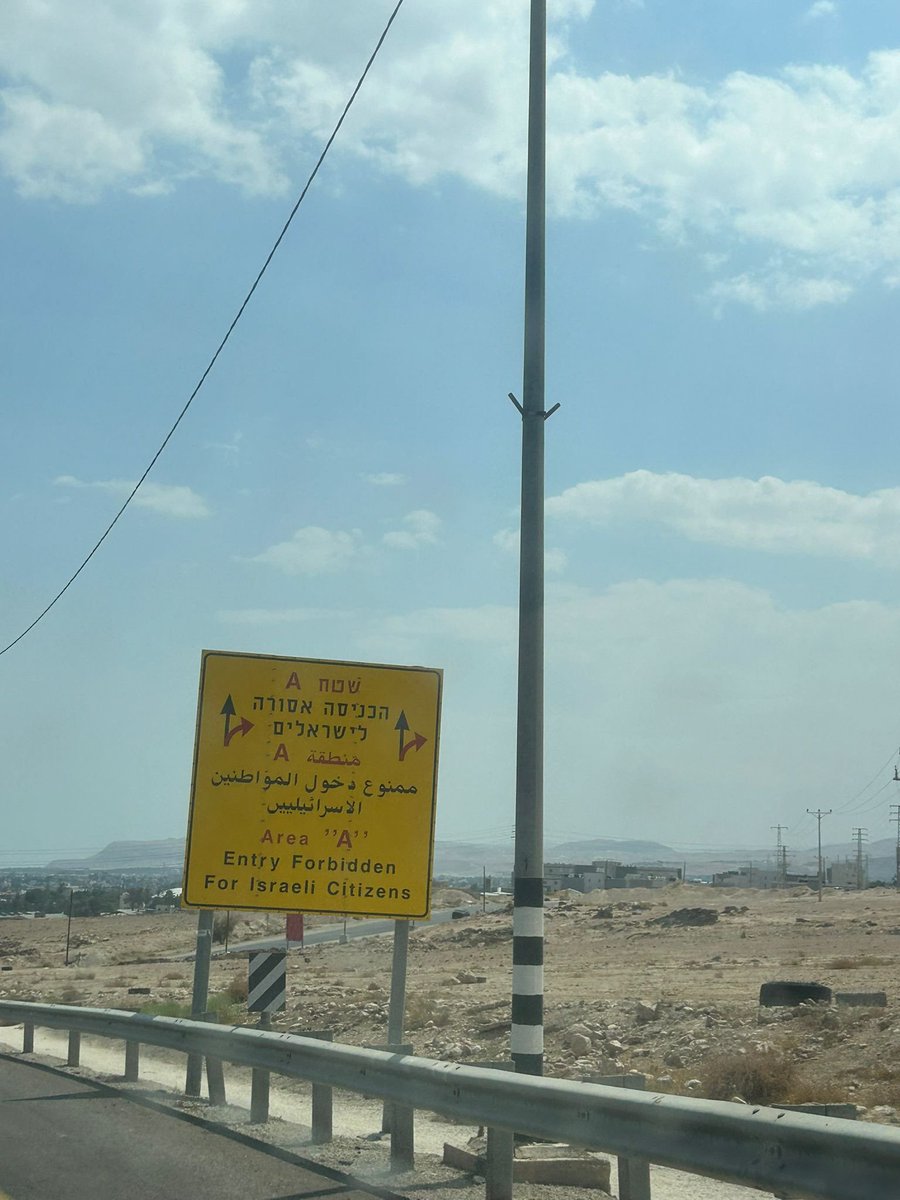 HartvoorIsrael's tweet photo. Wat was dat nu weer over apartheid in Israël?
Blijkt het toch wel omgekeerd te zijn zeker. https://t.co/l9Uc11wfZb