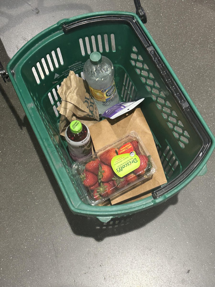 Rosejv6t2's tweet photo. I went in for one bottle of water and somehow left with an entire healthy aesthetic starter pack 😭 organic strawberries just taste better, I don't make the rules.#relatable #vibes #groceryshopping https://t.co/khHaRRsFH0