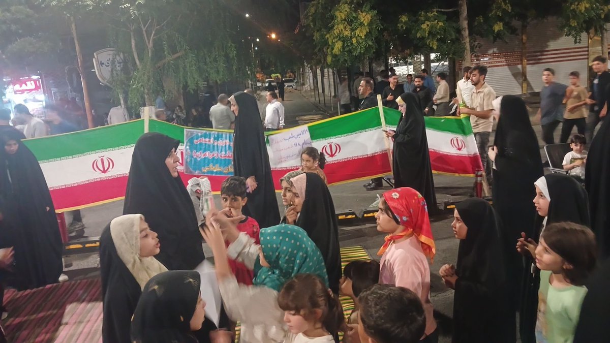 Panahtdd's tweet photo. هیجان واقعی ��عنی رقابت کنی، تلاش کنی، یاد بگیری و در پایان از تجربه‌ای که به دست آورده‌ای لذت ببری.
«میدان یار»؛ روایت یک رقابت سالم و پرنشاط.
#میدان_یار https://t.co/GOtNJuG8sy