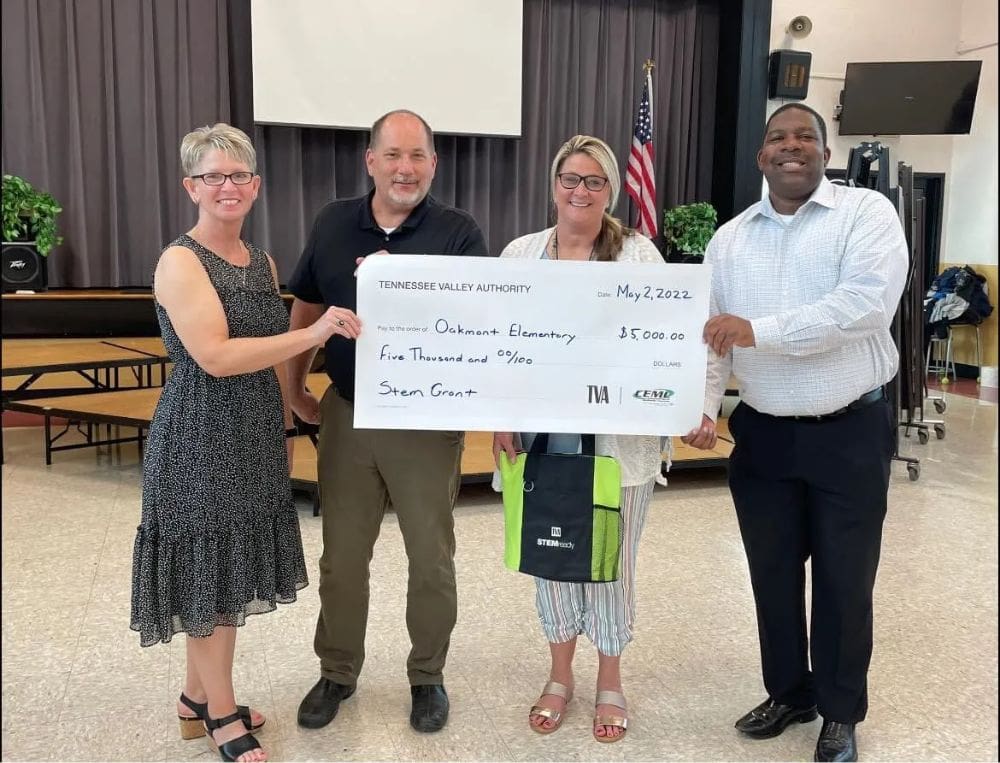 theTSIN's tweet photo. Applications are now open for the TVA STEM Award Program! Have a classroom or school project that advances STEM learning and develops future talent? Apply for funding by Sept. 15! Learn more: https://t.co/RnI490Y1cb https://t.co/MDxECqgiJ6