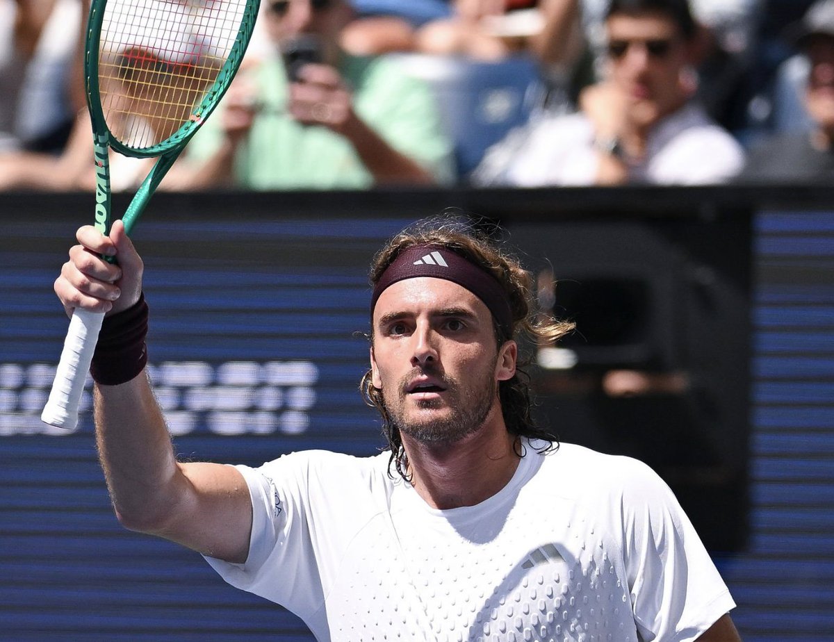 josemorgado's tweet photo. Stefanos Tsitsipas comes back from 4-6, 2-5 to beat Cincinnati champ Arthur Fils 4-6, 7-6(3), 6-1, 6-4 and reach the 2nd round at the US Open.

MASSIVE win for the former world #3, his best at a Grand Slam in almost five years.

Wow. Wow. Wow. https://t.co/MiT3ReKkiX