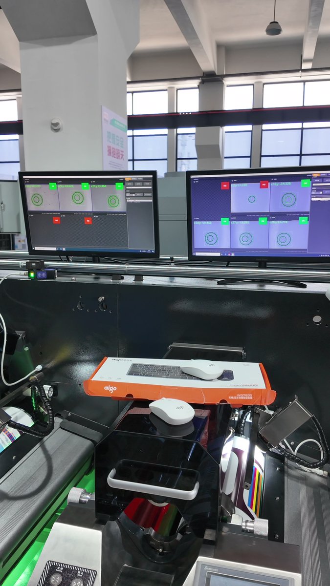 HongSheng10888's tweet photo. Real-time automatic deviation correction, lock register accuracy at high-speed printing and cut waste loss.
#PrintRegister #Flexographic #PrintEquipment #LabelMaker https://t.co/pIq0a1IE6k