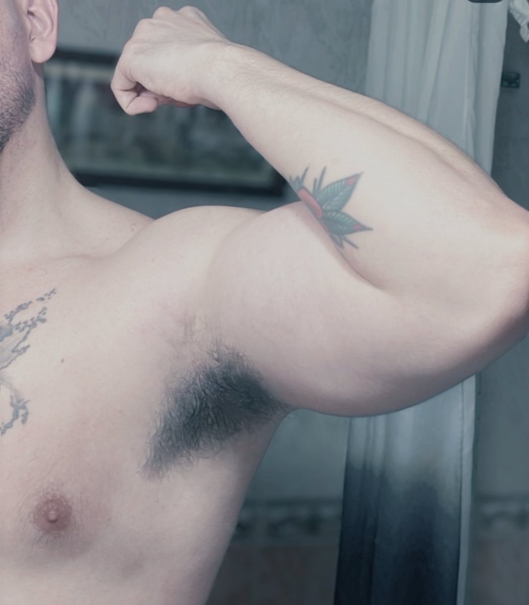 al_varo1P's tweet photo. ㅤㅤㅤㅤ
ㅤㅤㅤㅤ“ Está potente el Gym” 
ㅤㅤㅤㅤ¿Alguien gusta entrenar?
ㅤㅤㅤㅤ https://t.co/zdCNpjjIYm