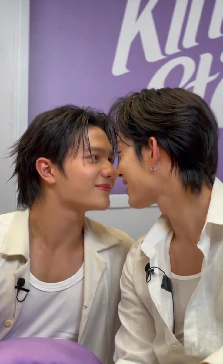 estchupa's tweet photo. something about them that never changes <3 <3 https://t.co/dKtB8kDgTJ