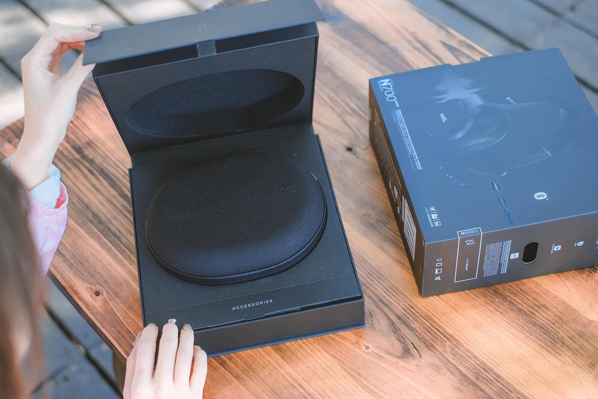 adrianosvaldo2's tweet photo. Just in time!  Unboxed my new wireless headphones—sound quality is chef’s kiss, no more tangled wires for my morning runs! #OnlineHaul #TechFinds https://t.co/ig8A8xwn6A