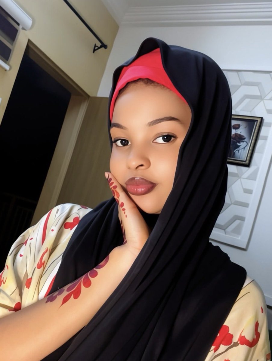 khadeejatzw's tweet photo. I need a poor boyfriend any one?💔 https://t.co/y5myiRqbcc