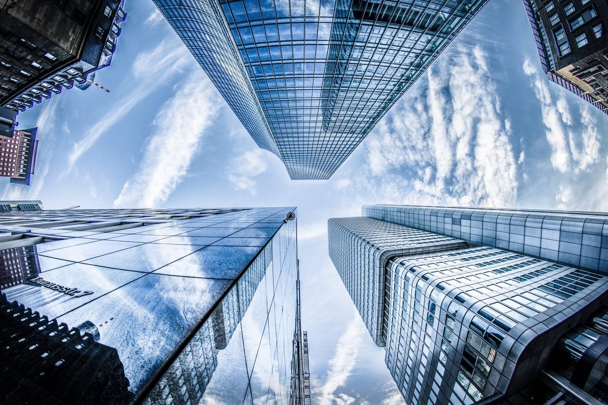 InvertixRD's tweet photo. Financiamiento corporativo: cómo las empresas deciden entre bonos, crédito bancario y emisión de acciones
https://t.co/rrn40pKSo1
#mercados #bolsadevalores #IPO #estrategia #mercadodevalores #financiamiento #negocios https://t.co/IZQMEkLmUC