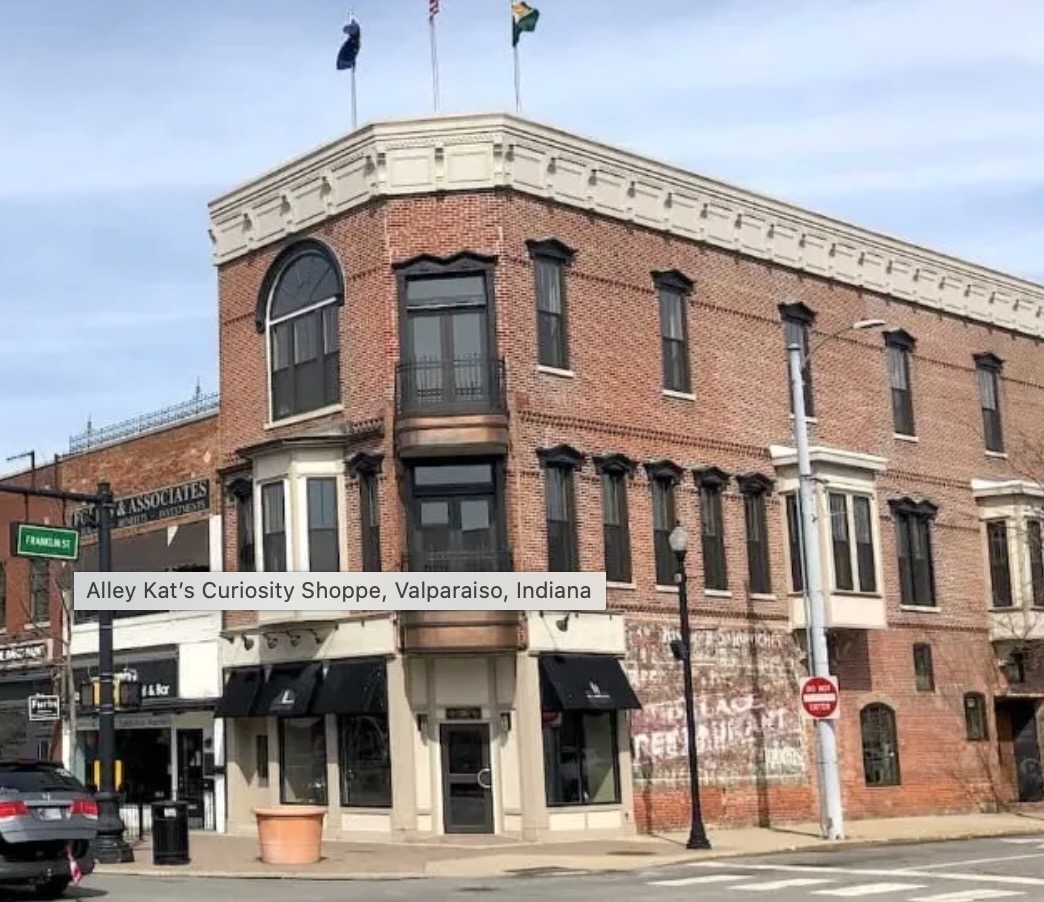 WhereToPick's tweet photo. Discover Valparaiso, Indiana’s must-visit antique shop on WhereToPick - Alley Kat’s Curiosity Shoppe.
https://t.co/NitgzkpbsC
#Indiana #ValparaisoIndiana #antiques #collectibles #curiosities #wheretopick https://t.co/wi86NZxrZK