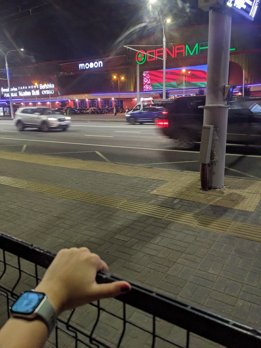 argor633673's tweet photo. no way! barricade!!! https://t.co/WBsoaSmutw