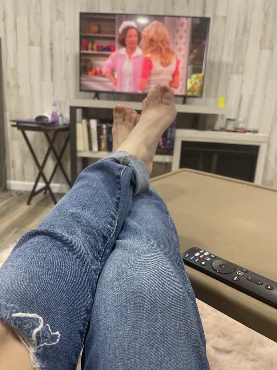 G0ddessRey's tweet photo. Offering $15/2-5mins ft call session now losers..😍😈💦

Approach and relapse for mommy 

Findom femdom paypigs wedgie nerd sub humanATM walletdrain humiliation cei sph joi cbt exposure blackmail degrading forced intox ass worship drain simps https://t.co/n2QQSfJE27
