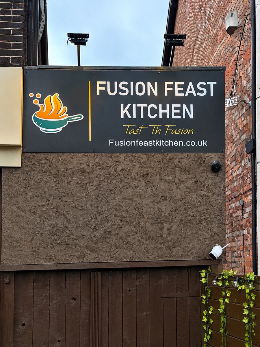 riazasif's tweet photo. Apparently “Taste the Fusion” was too mainstream, so Winslow Road is now serving “Tast Th Fusion” instead.

Why waste letters when you can just tast th food?

#TastThFusion #WinslowRoad #Manchester #MCR #ManchesterFood #MCRFood #SignFail #FusionFeast https://t.co/m3LUNMR8bQ