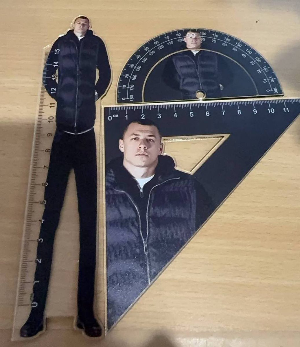 kotickmurochka's tweet photo. закупился к школе https://t.co/Jfn111HGzy