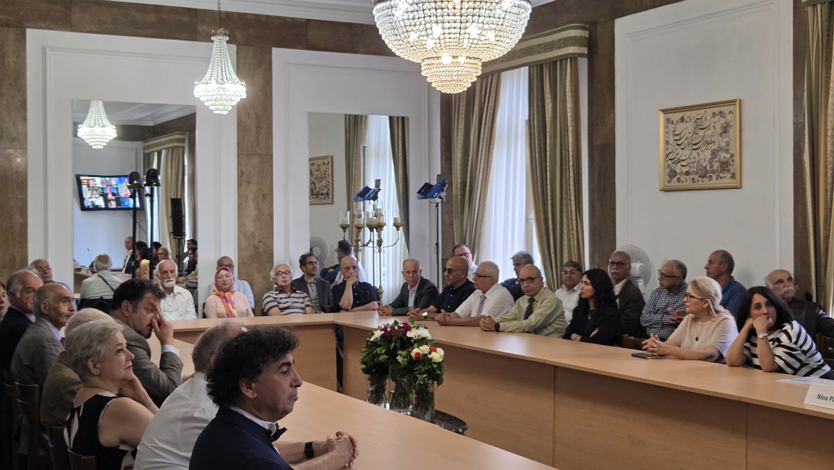 Rajavi_Iran_E's tweet photo. The international community must recognize the Iranian people's right to resist and fight against the ruling dictatorship and the IRGC. 
Democratic change and establishing a republic based on the separation of religion and state is the key to peace and security in the region.
#FreeIran10PointPlan