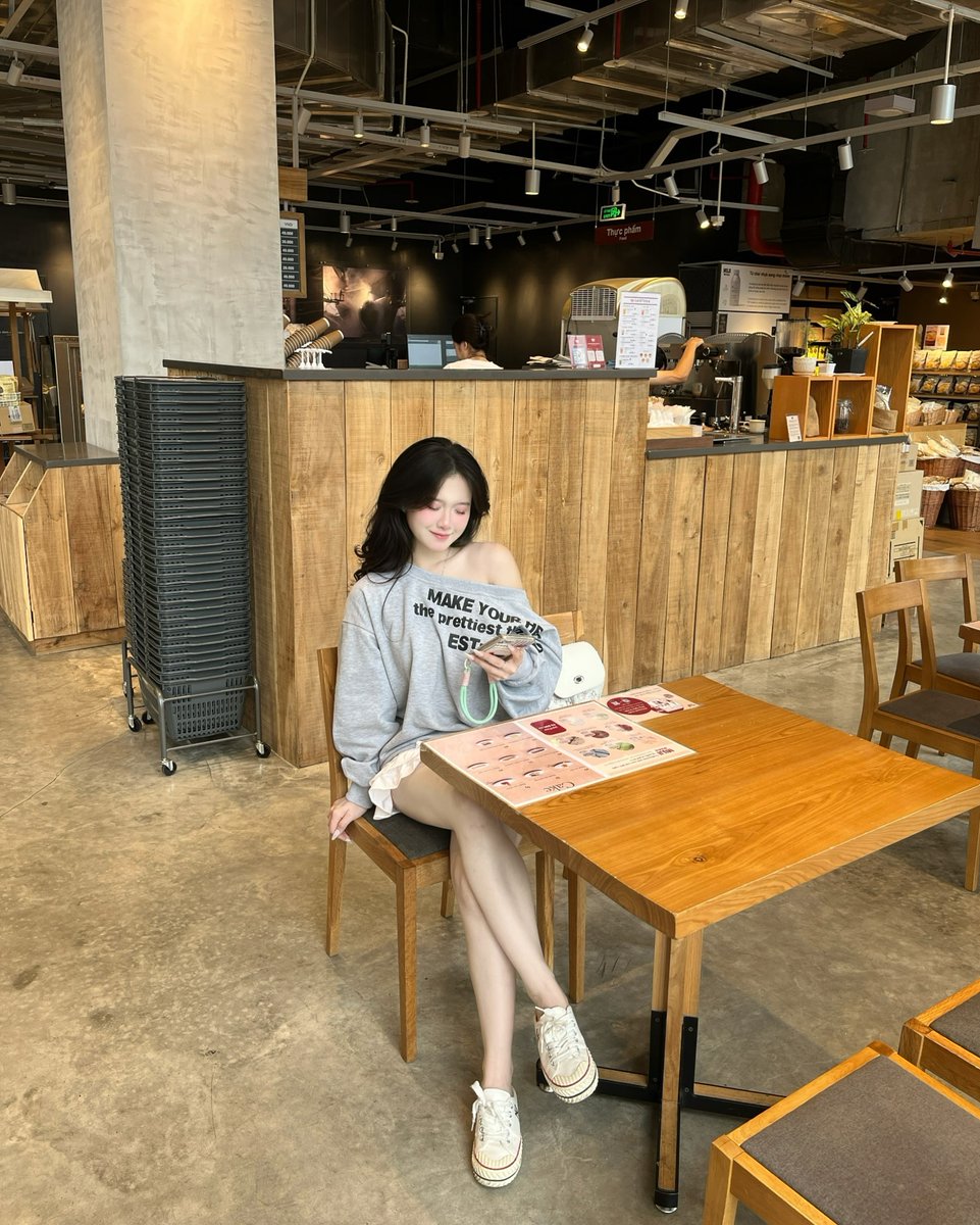 bar_source's tweet photo. Hey there! 🌞 Just wanted to say, the world is a better place with you in it—go shine today! ✨
qXau https://t.co/KeFdMYjZ2E