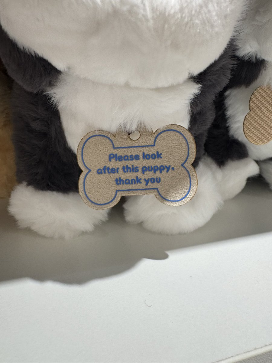 ReefRuff's tweet photo. Going to wear this when I suit at cons now https://t.co/ZfBnJjk8cx