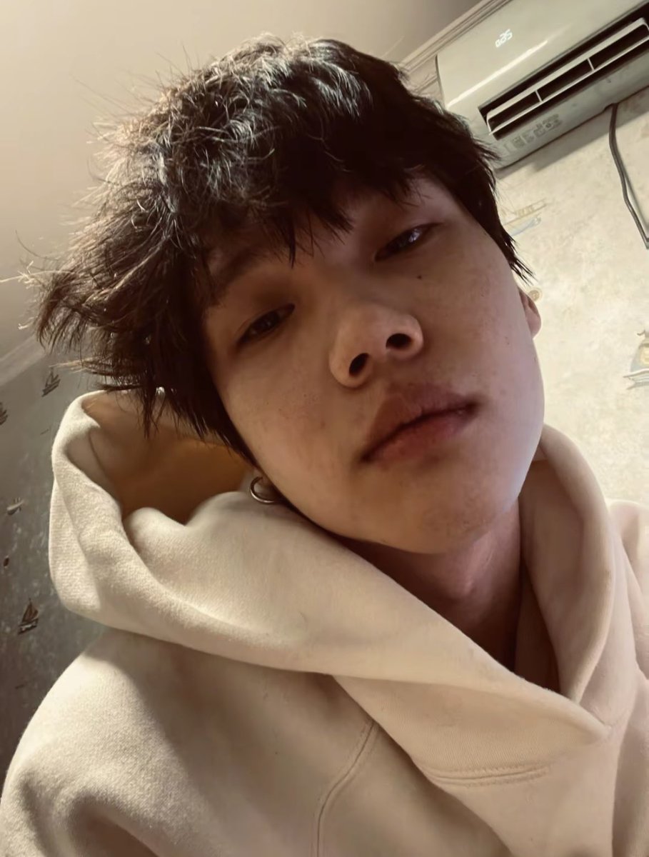 Yespouiwin's tweet photo. 让我再看你一眼 https://t.co/PeQtP1L5yc