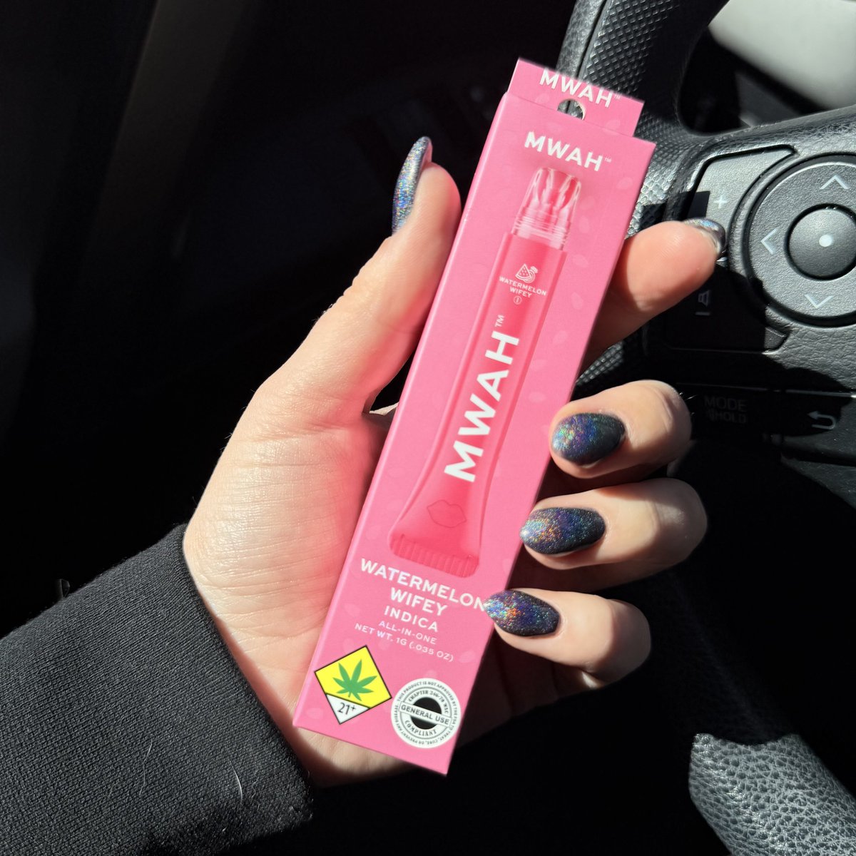 Addicted2Athena's tweet photo. Got the lip gloss weed pen https://t.co/hP1tz7coxl