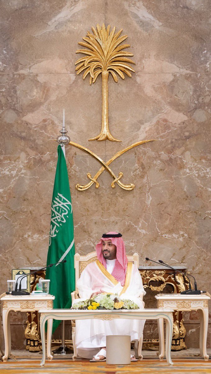 jojo1i_'s tweet photo. وطـن عظيـم خلفه قائـد عظيـم 🤍
#الامير_محمد_بن_سلمان https://t.co/EvCZOs6iTG