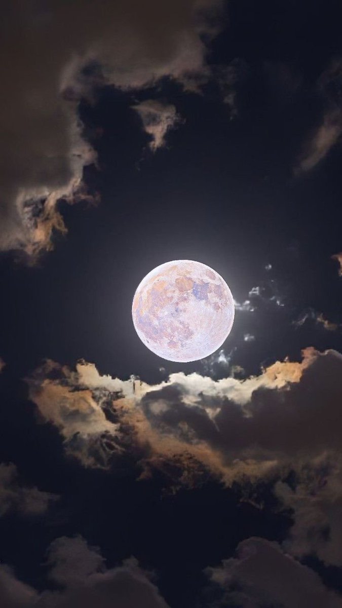 Moon4pics tweet picture