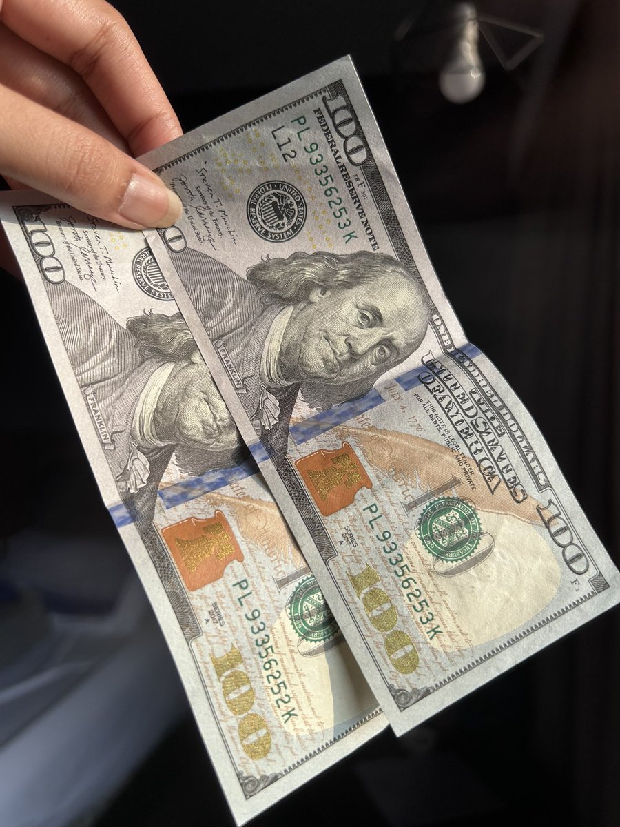 ivynationn_'s tweet photo. Dollars 💵 https://t.co/ClHNzeJ0eC