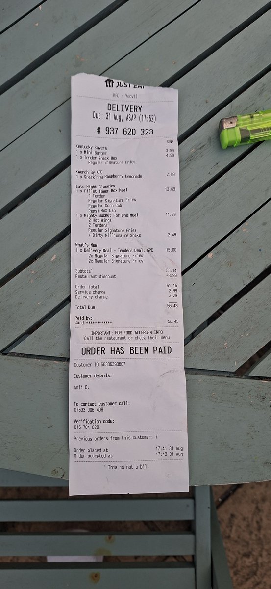 PeteyC93's tweet photo. @KFC_UKI Bloody stellar work on ballsing up an order for a family dinner where half the food wasnt given to us, 2 meals of 5 not handed over and incorrect drinks with the rationale from a driver of 'its busy' - not exactly fantastic after an hour's wait https://t.co/saxvXLfIOu