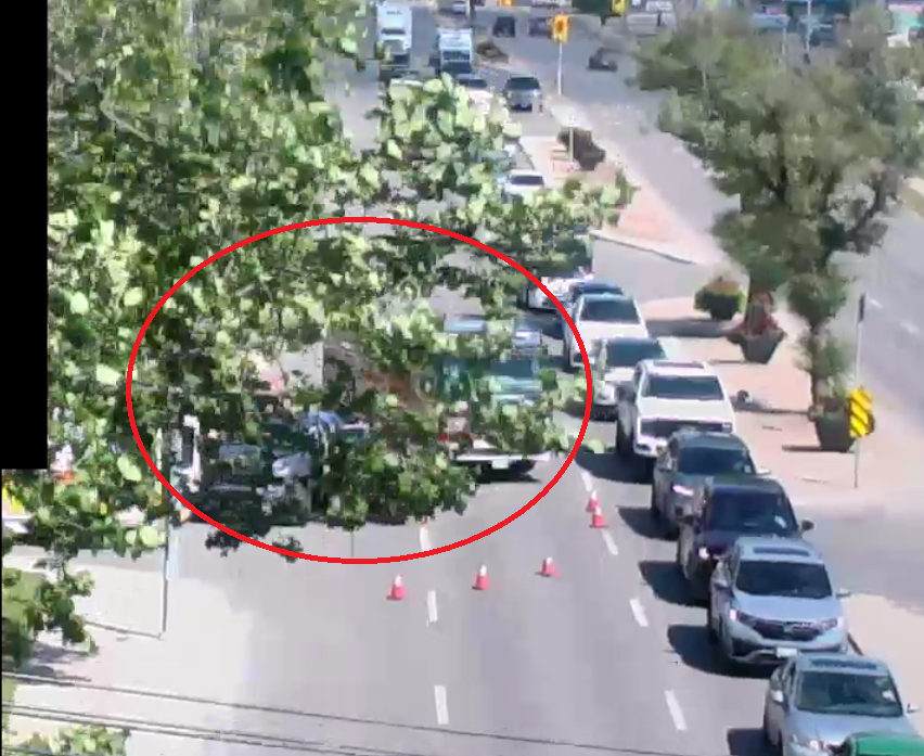 WinnipegTMC's tweet photo. TRAFFIC ALERT: HENDERSON & MOSSDALE.
Collision.
Southbound curb and middle lanes are blocked.
#Winnipeg #WPGTraffic #WpgTMC https://t.co/KI3p5hVZ4U