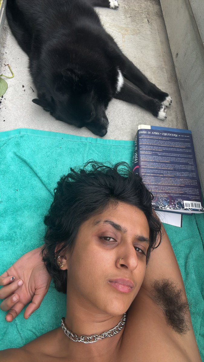 malsteria's tweet photo. butch n puppy lounging https://t.co/qWY4U5rcqg