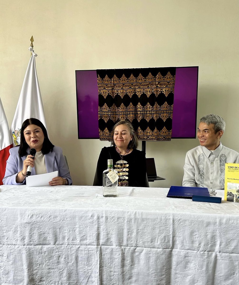 uefai_jal's tweet photo. 🇲🇽🇵🇭 Los vínculos entre Jalisco y Filipinas tienen profundas raíces históricas.

Saludamos al Embajador Arvin R. de León Reyes durante la presentación de Vino de Cocos, un encuentro para reconocer nuestra historia compartida y seguir fortaleciendo los lazos de cooperación. https://t.co/Sfe3X44xy5