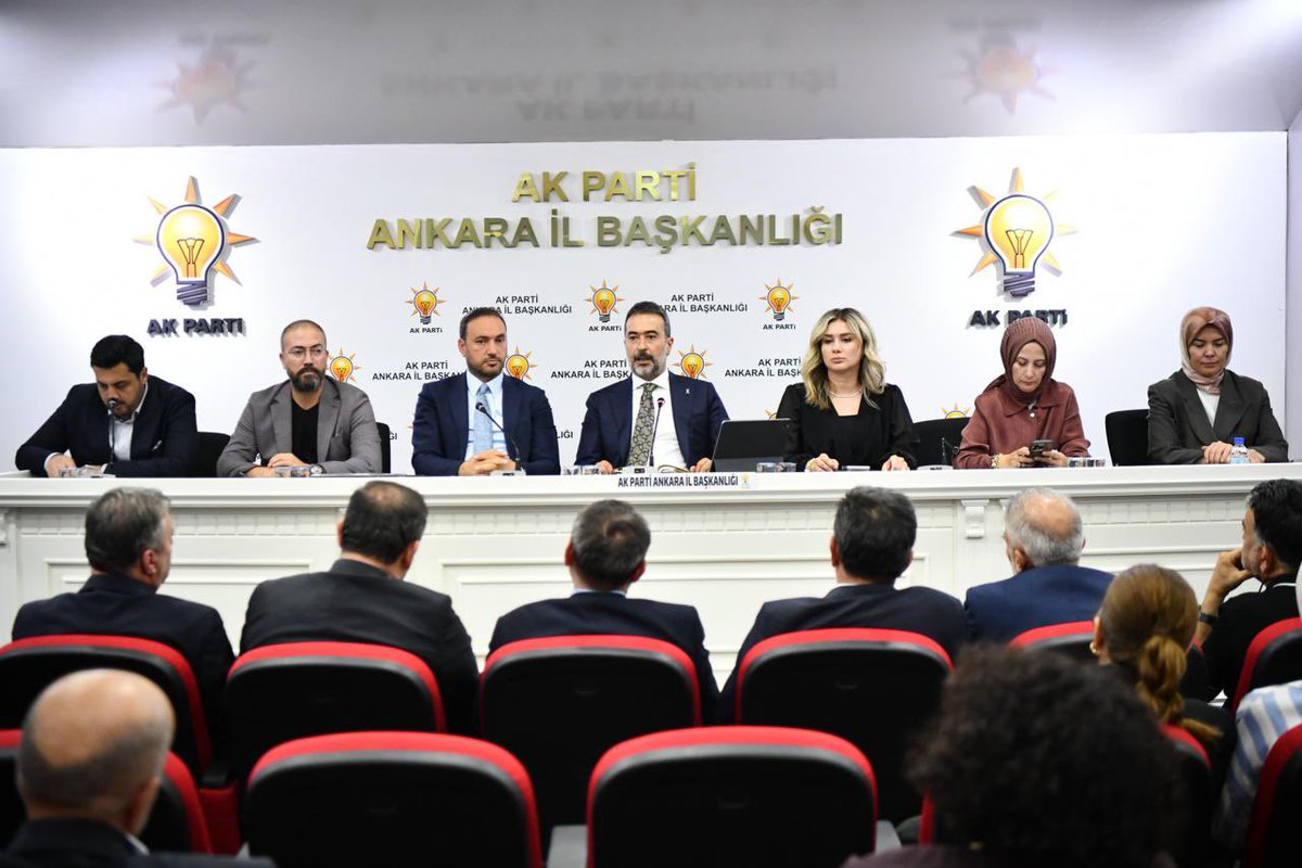 AkpartiAnkara's tweet photo. Haftalık Ola��an İl Yönetim Kurulu Toplantımızı İl Başkanımız Sn. @hakanhanozcan başkanlığında, Çubuk İlçe Başkanımız Sn. Ahmet Kılıç, Çubuk Belediye Başkanımız Sn. Baki Demirbaş, Evren İlçe Başkanımız Sn. Mehmet Tayanç ve Evren Belediye Başkanımız Sn. Hüsamettin Ünsal’ın katılımlarıyla gerçekleştirdik.