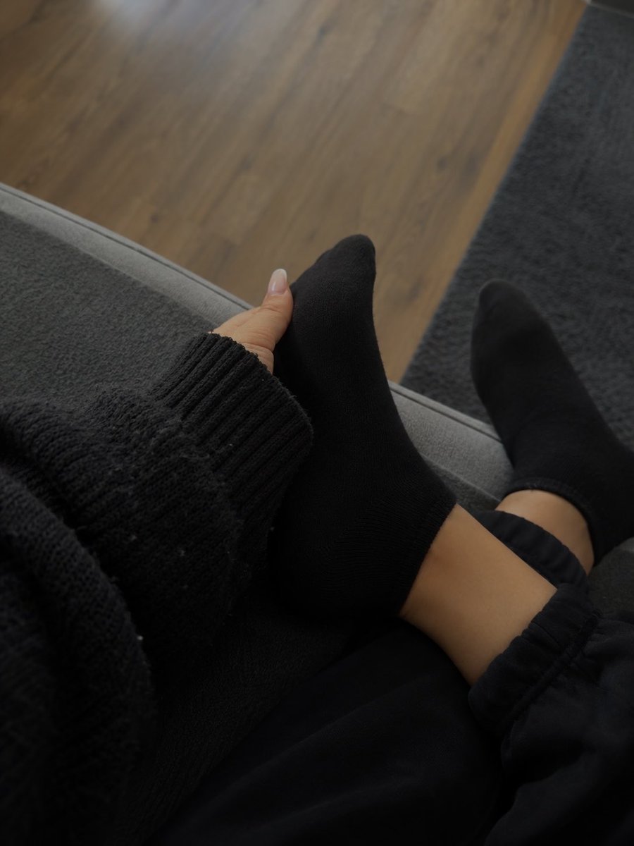 herrin_ebruu's tweet photo. Alle zahlsklaven melden bin auf melk laune 🐶🐶💸💸

#herrin #findom #zahlschwein #sklave #zahlsklave #geldsklave #abrücken #femdom #paypig #feet https://t.co/Ua8aeXRDML