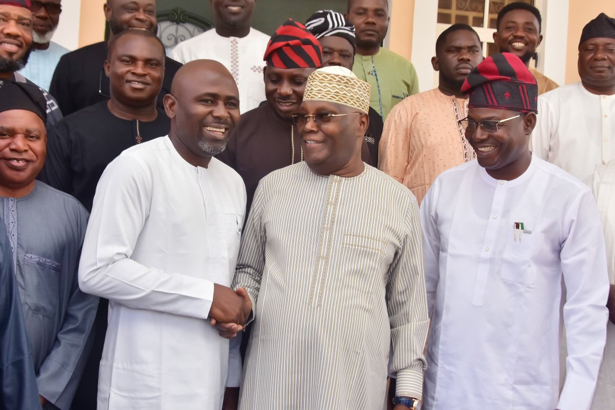 barrhembe's tweet photo. Today, I led the Benue State ADC delegation to visit our Presidential Candidate, H.E. @atiku Abubakar, in Abuja.

We discussed insecurity, the plight of our farmers, food production and the urgent need to restore peace and prosperity in Benue. https://t.co/AkvkuRHoSb
