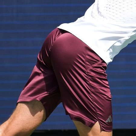 AtPhotness's tweet photo. Damn Tsitsipas bringing the cakes to the US Open. https://t.co/LetT0TL6Op