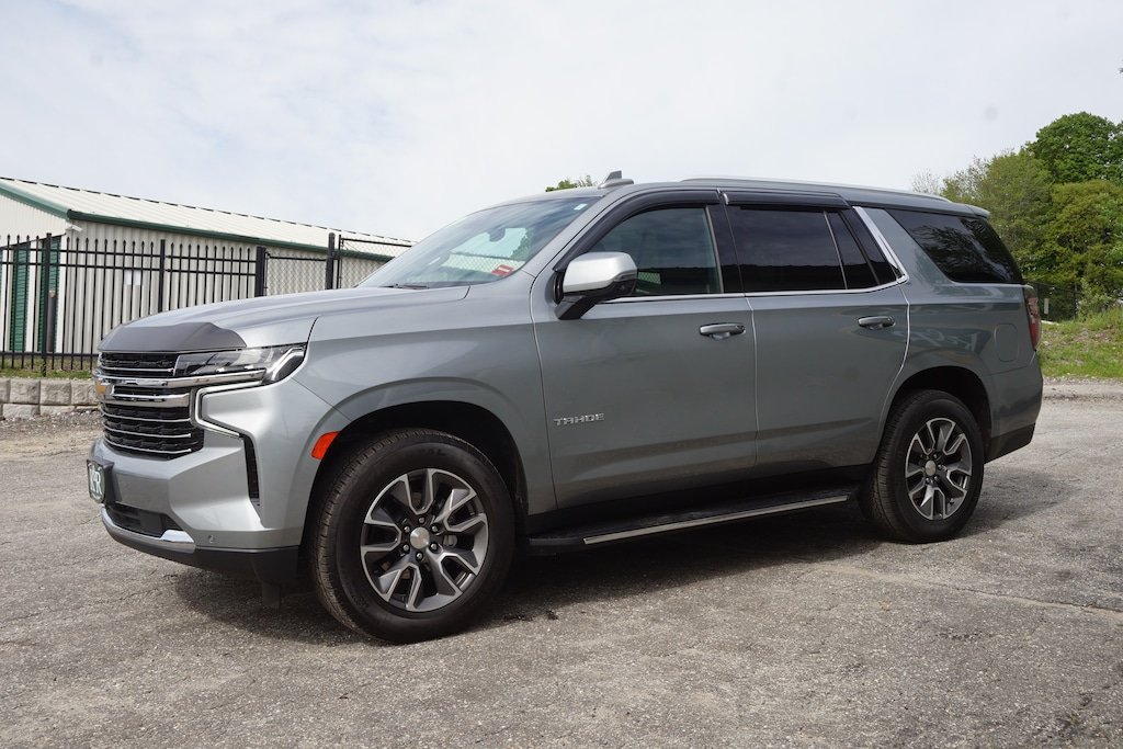 KRAutoSales's tweet photo. Carpool duty just got an upgrade. This 2023 Chevrolet Tahoe LT offers plenty of room for students, gear, and busy school-year schedules. See it today at K &amp; R Auto Sales: https://t.co/QUudU2EiJx

#chevrolet #chevy #auburn #maine #chevytahoe #tahoe https://t.co/8j68AxWFDI