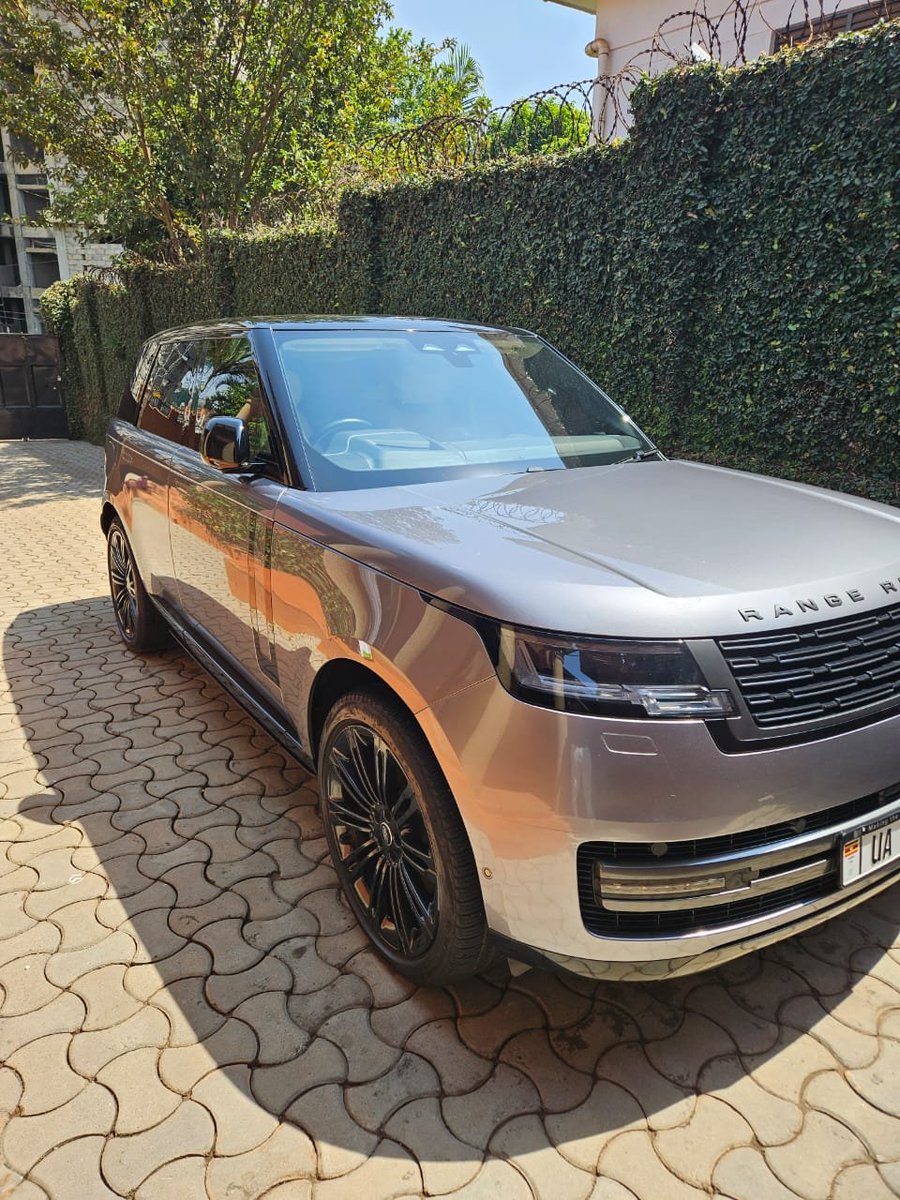 Jonahyocarplug's tweet photo. 💎 RANGE ROVER AUTOBIOGRAPHY 2022 - 650M UGX
DIESEL • UA • Full Option

Top trim boss car - Silver grey
Black rims 22 - Super clean

📍 JoCar Motors Bugolobi
📞 0756 061 438 / 0785 990 922

#RangeRover #Autobiography #Kampala #JoCarMotors https://t.co/VI3yrm6A2I