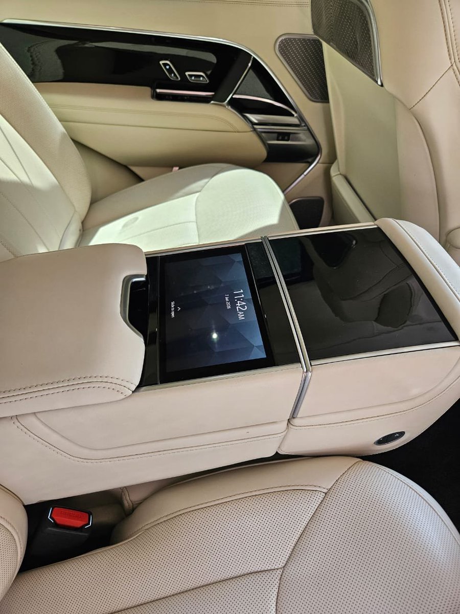 Jonahyocarplug's tweet photo. 💎 RANGE ROVER AUTOBIOGRAPHY 2022 - 650M UGX
DIESEL • UA • Full Option

Top trim boss car - Silver grey
Black rims 22 - Super clean

📍 JoCar Motors Bugolobi
📞 0756 061 438 / 0785 990 922

#RangeRover #Autobiography #Kampala #JoCarMotors https://t.co/VI3yrm6A2I