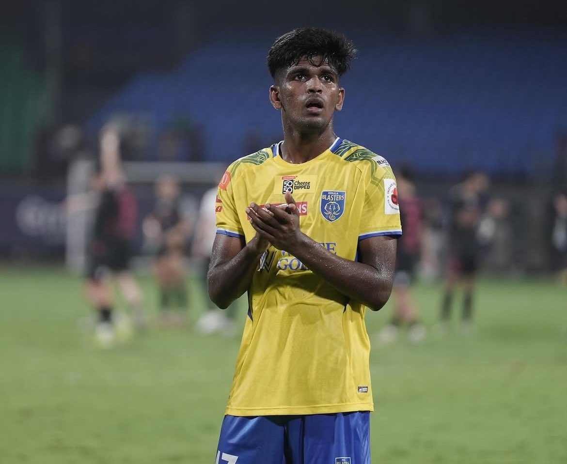 im_shenoy's tweet photo. Ebindas is going NOWHERE! 🔐 💛 @90ndstoppage 

Highly rated 21yo midfielder stays at Kerala Blasters FC, continues with his home club. https://t.co/CdFMjkYpj0